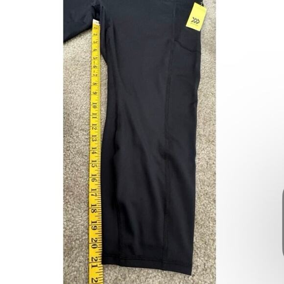 All in Motion™ Women's Plus Size Sculpt High-Rise Capri Leggings Black Size 3x - Picture 12 of 14